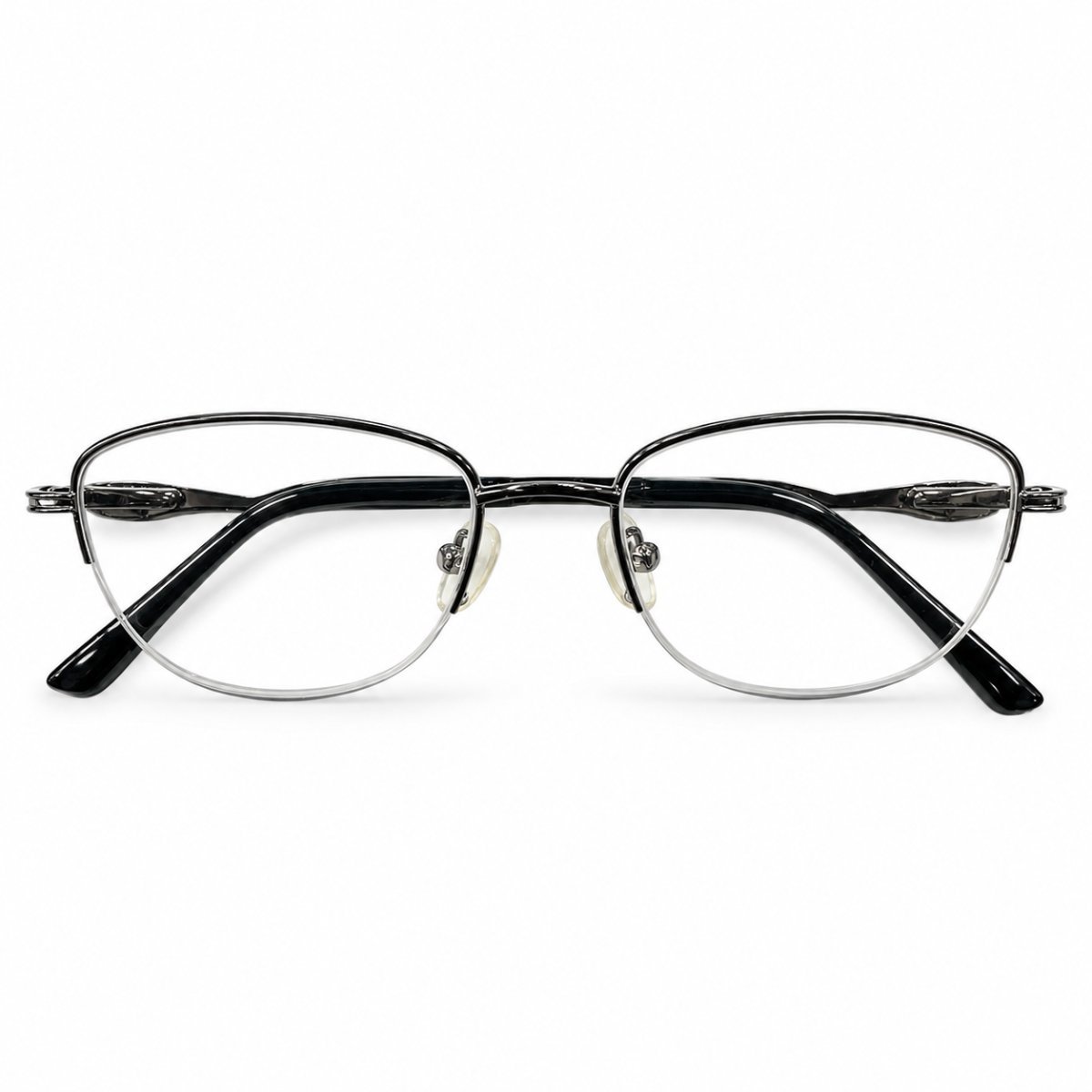 DK Frame 0899